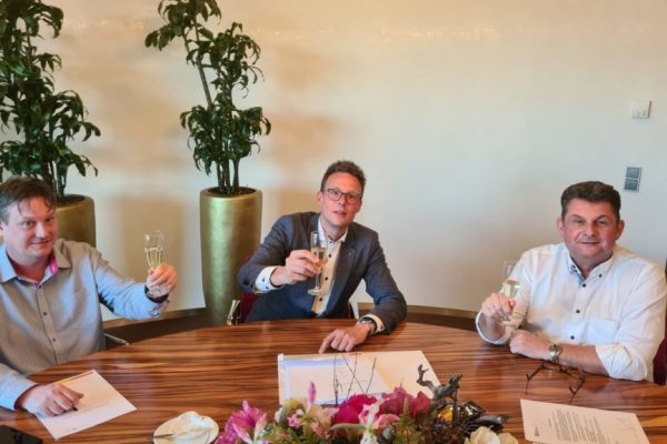 20220309_ondertekening_KlimaatatHome